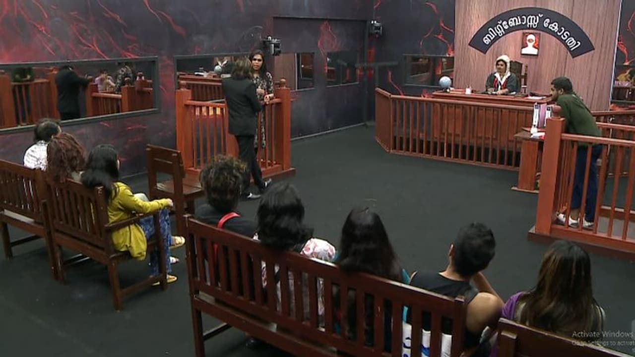 'നാദിറയുടെ പ്രണയം സ്‍ട്രാറ്റജിയായിരുന്നോ?', 'ബിബി കോടതി'യില്‍ പരാതി