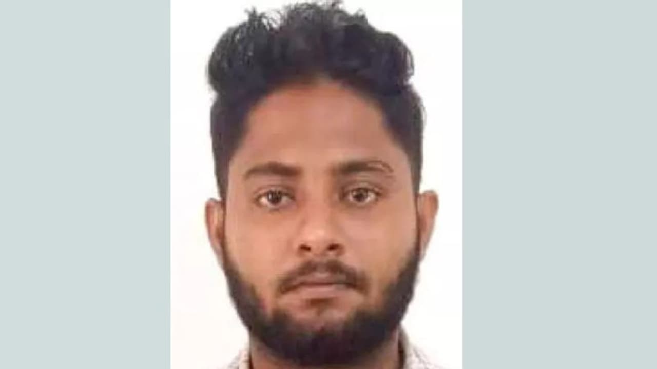 പട്രോളിങ്ങിനിടെ പൂന്തുറ എസ്ഐയെ കമ്പിവടികൊണ്ട് തലയ്ക്കടിക്കാൻ ശ്രമം; പ്രതിയെ കസ്റ്റഡിയിൽ വാങ്ങി പൊലീസ് പട്രോളിങ്ങിനിടെ പൂന്തുറ എസ്ഐയെ കമ്പിവടികൊണ്ട് തലയ്ക്കടിക്കാൻ ശ്രമം; പ്രതിയെ കസ്റ്റഡിയിൽ വാങ്ങി പൊലീസ്