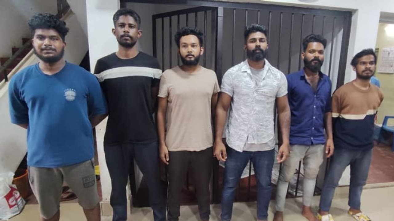 വീട് ആക്രമിച്ചു, യുവാക്കളെ മർദ്ദിച്ചു, വാഹനങ്ങൾ തകർത്തു, ഒരാളെ വെടിവച്ചു, ചേർത്തല ഗുണ്ടാവിളയാട്ടത്തിൽ അറസ്റ്റ് വീട് ആക്രമിച്ചു, യുവാക്കളെ മർദ്ദിച്ചു, വാഹനങ്ങൾ തകർത്തു, ഒരാളെ വെടിവച്ചു, ചേർത്തല ഗുണ്ടാവിളയാട്ടത്തിൽ അറസ്റ്റ്