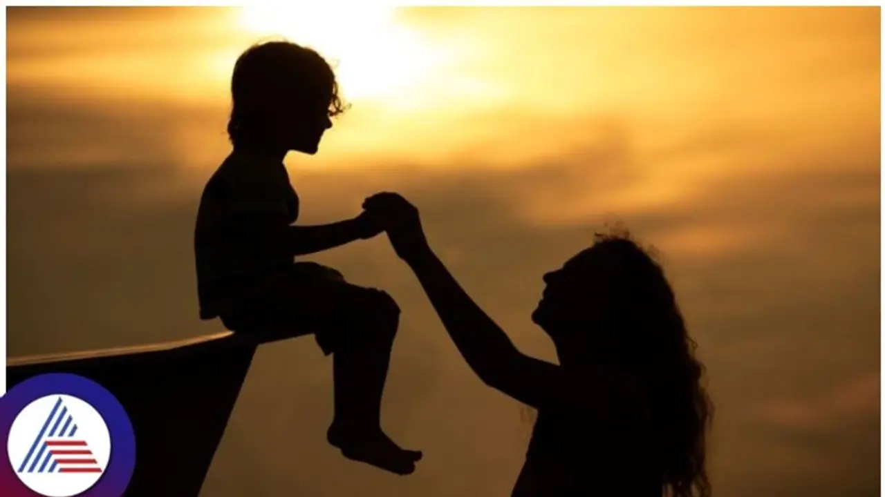 ಜನ್ಮವಿತ್ತ ಮಗ ಕಣ್ಣೆದುರು ಸತ್ತನೆಂದು ತಾನೂ ಪ್ರಾಣಬಿಟ್ಟ ತಾಯಿ ಜನ್ಮವಿತ್ತ ಮಗ ಕಣ್ಣೆದುರು ಸತ್ತನೆಂದು ತಾನೂ ಪ್ರಾಣಬಿಟ್ಟ ತಾಯಿ