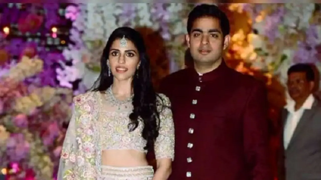 ಆಕಾಶ್ ಅಂಬಾನಿ, ಶ್ಲೋಕಾ ದಂಪತಿಗೆ ಹೆಣ್ಣು ಮಗು ಜನನ ಆಕಾಶ್ ಅಂಬಾನಿ, ಶ್ಲೋಕಾ ದಂಪತಿಗೆ ಹೆಣ್ಣು ಮಗು ಜನನ