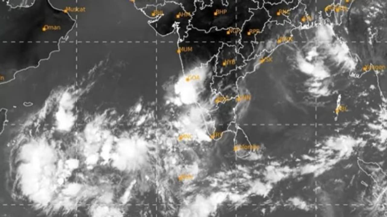 അറബിക്കടലിൽ ന്യൂനമർദ്ദത്തിന് സാധ്യത; ചക്രവാതച്ചുഴി രൂപപ്പെടുന്നു, കേരളത്തിലെ മഴയെ സ്വാധീനിക്കും