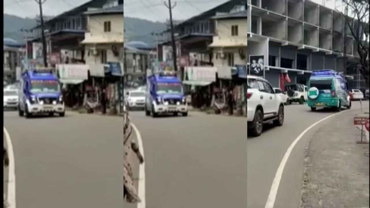 Kerala comes together to make way for ambulance carrying 17 yr old who suffered heart attack Kerala comes together to make way for ambulance carrying 17 yr old who suffered heart attack