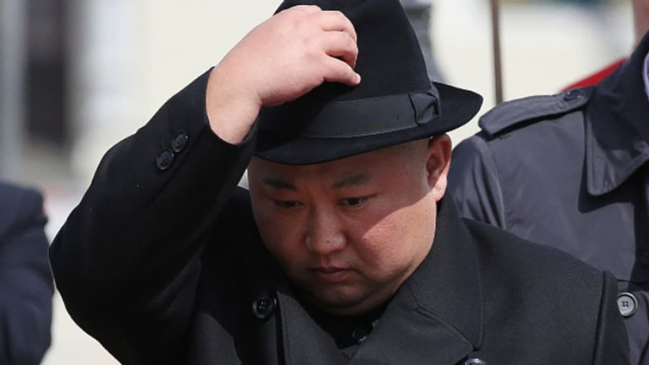 രാപ്പകൽ വ്യത്യാസമില്ലാതെ പുകവലിയും മദ്യപാനവും; കിം കടന്ന് പോകുന്നത് വിഷമഘട്ടത്തിലൂടെയെന്ന് റിപ്പോർട്ട് രാപ്പകൽ വ്യത്യാസമില്ലാതെ പുകവലിയും മദ്യപാനവും; കിം കടന്ന് പോകുന്നത് വിഷമഘട്ടത്തിലൂടെയെന്ന് റിപ്പോർട്ട്