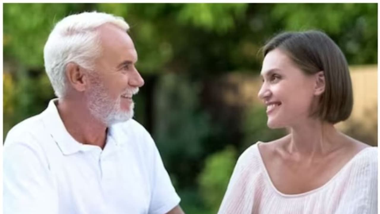 ഭര്ത്താവിനെ ഉപേക്ഷിച്ച് അമ്മായിയപ്പനെ വിവാഹം ചെയ്തു; ദമ്പതികള് ഇരട്ടക്കുട്ടികള്ക്കായി കാത്തിരിക്കുന്നു ഭര്ത്താവിനെ ഉപേക്ഷിച്ച് അമ്മായിയപ്പനെ വിവാഹം ചെയ്തു; ദമ്പതികള് ഇരട്ടക്കുട്ടികള്ക്കായി കാത്തിരിക്കുന്നു