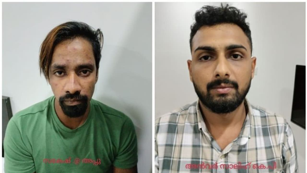 കോഴിക്കോട്ട് മൂന്ന് ദിവസവും വൻ രാസലഹരി വേട്ട, ഇന്ന് 2 പേർ പിടിയിൽ; ആകെ അരക്കിലോ എംഡിഎംഎ പിടിച്ചു കോഴിക്കോട്ട് മൂന്ന് ദിവസവും വൻ രാസലഹരി വേട്ട, ഇന്ന് 2 പേർ പിടിയിൽ; ആകെ അരക്കിലോ എംഡിഎംഎ പിടിച്ചു