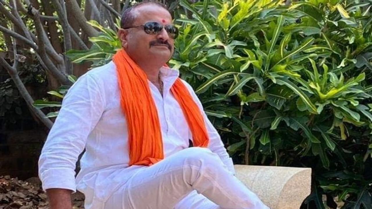 ಲಿಂಗಸೂಗೂರು: ಮುಸ್ಲಿಂ ಮಹಿಳೆಯರ ಬಗ್ಗೆ ಅವಹೇಳನಕಾರಿ ಸ್ಟೇಟಸ್, ಆರ್ಎಸ್ಎಸ್ ಕಾರ್ಯಕರ್ತ ಅರೆಸ್ಟ್ ಲಿಂಗಸೂಗೂರು: ಮುಸ್ಲಿಂ ಮಹಿಳೆಯರ ಬಗ್ಗೆ ಅವಹೇಳನಕಾರಿ ಸ್ಟೇಟಸ್, ಆರ್ಎಸ್ಎಸ್ ಕಾರ್ಯಕರ್ತ ಅರೆಸ್ಟ್