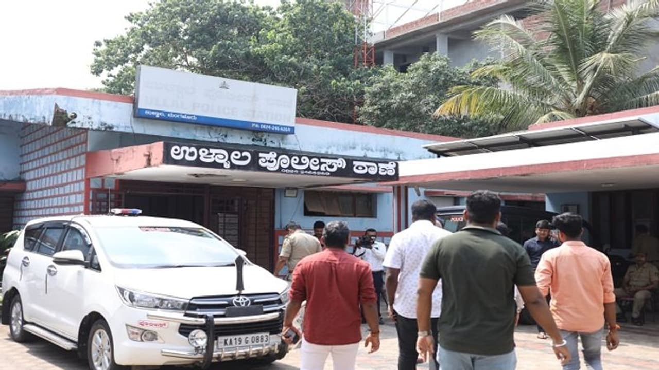 ಮಂಗಳೂರು ನೈತಿಕ ಪೊಲೀಸ್ ಗಿರಿ ಪ್ರಕರಣ: ಐವರು ಹಿಂದೂ ಕಾರ್ಯಕರ್ತರು ಅರೆಸ್ಟ್!