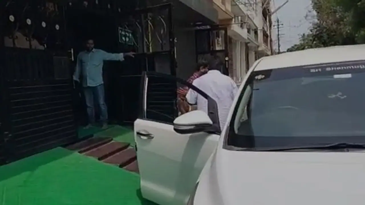 தமிழகத்தில் மீண்டும் களத்தில் இறங்கிய வருமான வரித்துறை..! எந்த எந்த இடங்களில் சோதனை.? யாருக்கு ஸ்கெட்ச் .? தமிழகத்தில் மீண்டும் களத்தில் இறங்கிய வருமான வரித்துறை..! எந்த எந்த இடங்களில் சோதனை.? யாருக்கு ஸ்கெட்ச் .?