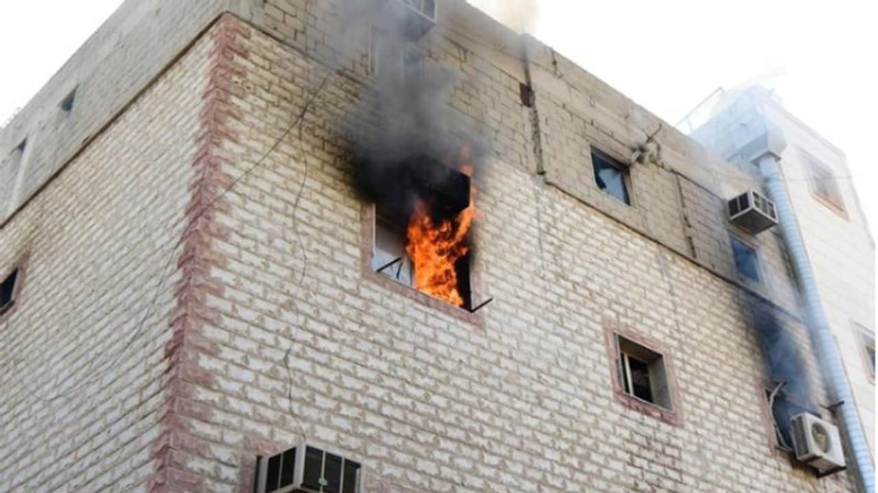 കുവൈത്തില് വീടിന് തീപിടിച്ച് മൂന്ന് പേര് മരിച്ചു, രണ്ട് പേര്ക്ക് പരിക്ക് കുവൈത്തില് വീടിന് തീപിടിച്ച് മൂന്ന് പേര് മരിച്ചു, രണ്ട് പേര്ക്ക് പരിക്ക്