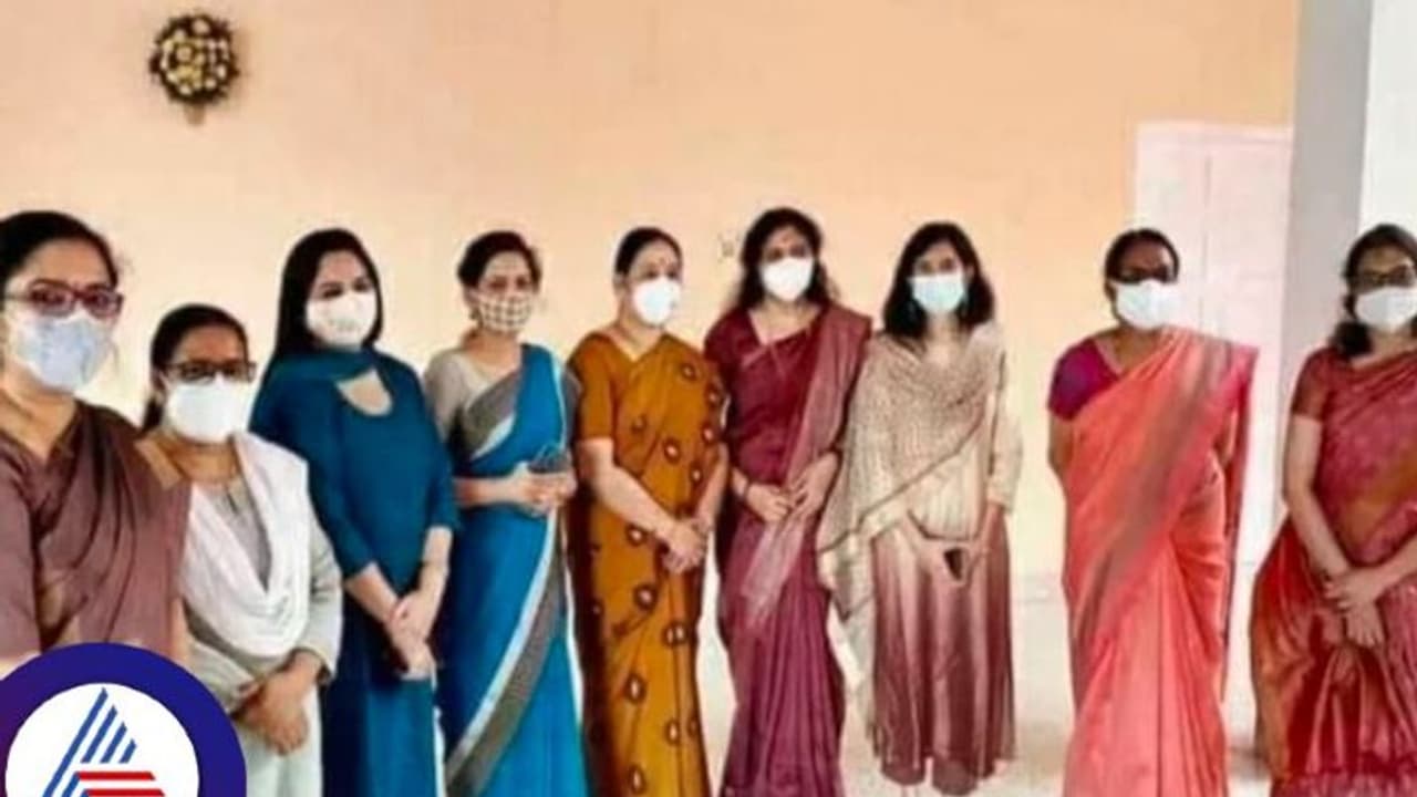 ದೇವರ ಸ್ವಂತ ನಾಡಿನಲ್ಲಿ ಸ್ತ್ರೀ ಶಕ್ತಿ, 14 ಜಿಲ್ಲೆಗಳ ಪೈಕಿ 8ರಲ್ಲಿ ಮಹಿಳೆಯರೇ ಜಿಲ್ಲಾಧಿಕಾರಿಗಳು ದೇವರ ಸ್ವಂತ ನಾಡಿನಲ್ಲಿ ಸ್ತ್ರೀ ಶಕ್ತಿ, 14 ಜಿಲ್ಲೆಗಳ ಪೈಕಿ 8ರಲ್ಲಿ ಮಹಿಳೆಯರೇ ಜಿಲ್ಲಾಧಿಕಾರಿಗಳು