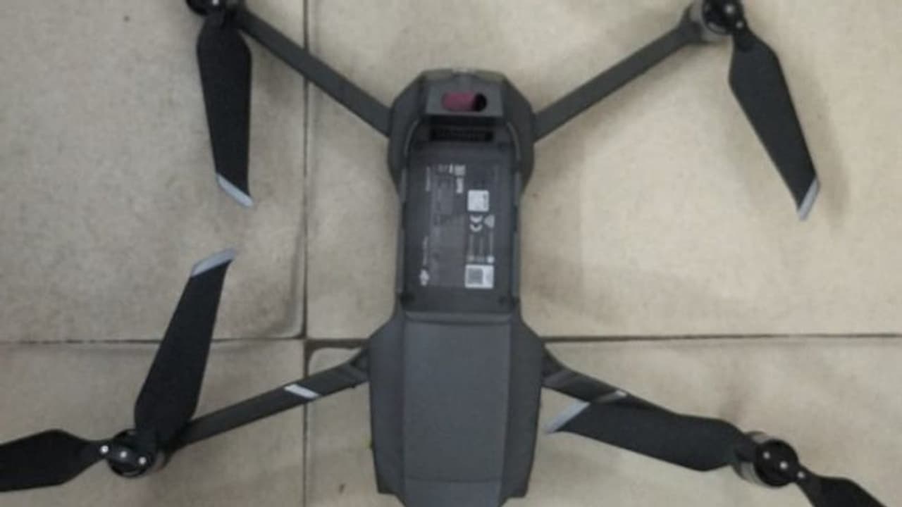 പാലക്കാട് മരത്തിൽ ഡ്രോൺ കണ്ടെത്തി, നാട്ടുകാർ ഫോറസ്റ്റ് ഓഫീസിൽ അറിയിച്ചു, പൊലിസെത്തി, അന്വേഷണം പാലക്കാട് മരത്തിൽ ഡ്രോൺ കണ്ടെത്തി, നാട്ടുകാർ ഫോറസ്റ്റ് ഓഫീസിൽ അറിയിച്ചു, പൊലിസെത്തി, അന്വേഷണം