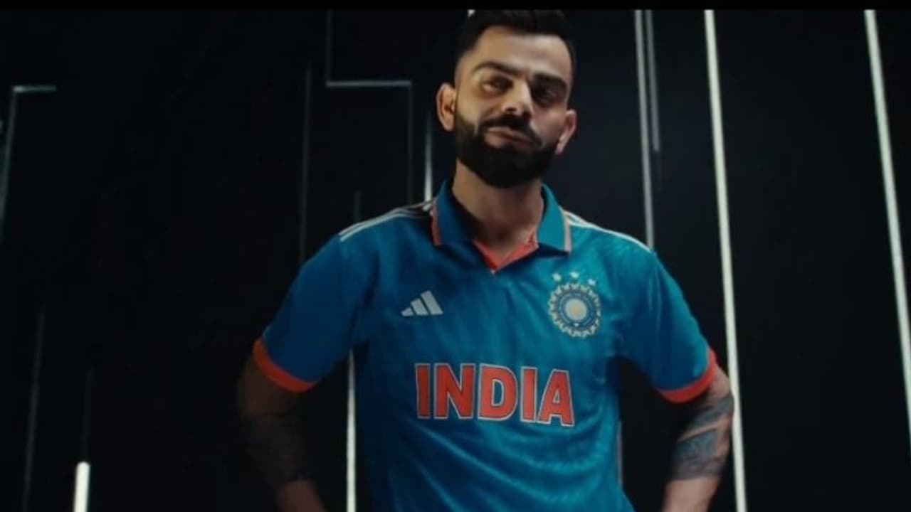 ഇന്ത്യയുടെ പുതിയ ജേഴ്സി അണിഞ്ഞ് രോഹിത്തും കോലിയും,ആരാധകര്ക്കും സ്വന്തമാക്കാം പുതിയ ജേഴ്സി; വില പ്രഖ്യാപിച്ചു ഇന്ത്യയുടെ പുതിയ ജേഴ്സി അണിഞ്ഞ് രോഹിത്തും കോലിയും,ആരാധകര്ക്കും സ്വന്തമാക്കാം പുതിയ ജേഴ്സി; വില പ്രഖ്യാപിച്ചു