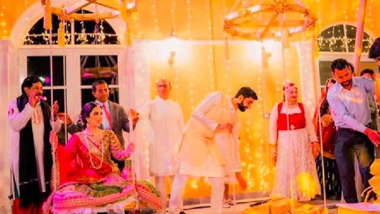 ದುಬೈನಲ್ಲಿ ನಡೀತು ಜೋಧಾ ಅಕ್ಬರ್ ಸ್ಟೈಲ್ ಮದ್ವೆ: ಚಿನ್ನದಿಂದ ವಧುವಿನ ತುಲಾಭಾರ..! ದುಬೈನಲ್ಲಿ ನಡೀತು ಜೋಧಾ ಅಕ್ಬರ್ ಸ್ಟೈಲ್ ಮದ್ವೆ: ಚಿನ್ನದಿಂದ ವಧುವಿನ ತುಲಾಭಾರ..!