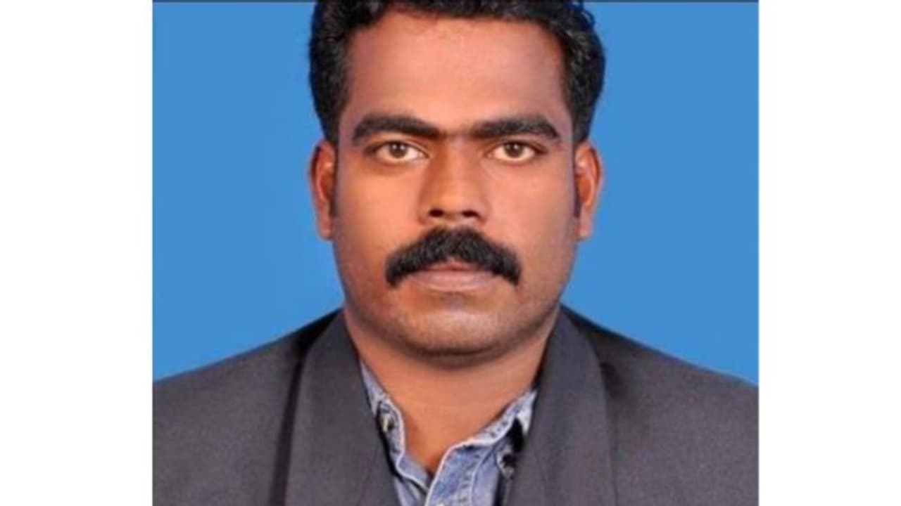 പ്രവാസി മലയാളി യുവാവ് ഹൃദയാഘാതം മൂലം മരിച്ചു പ്രവാസി മലയാളി യുവാവ് ഹൃദയാഘാതം മൂലം മരിച്ചു