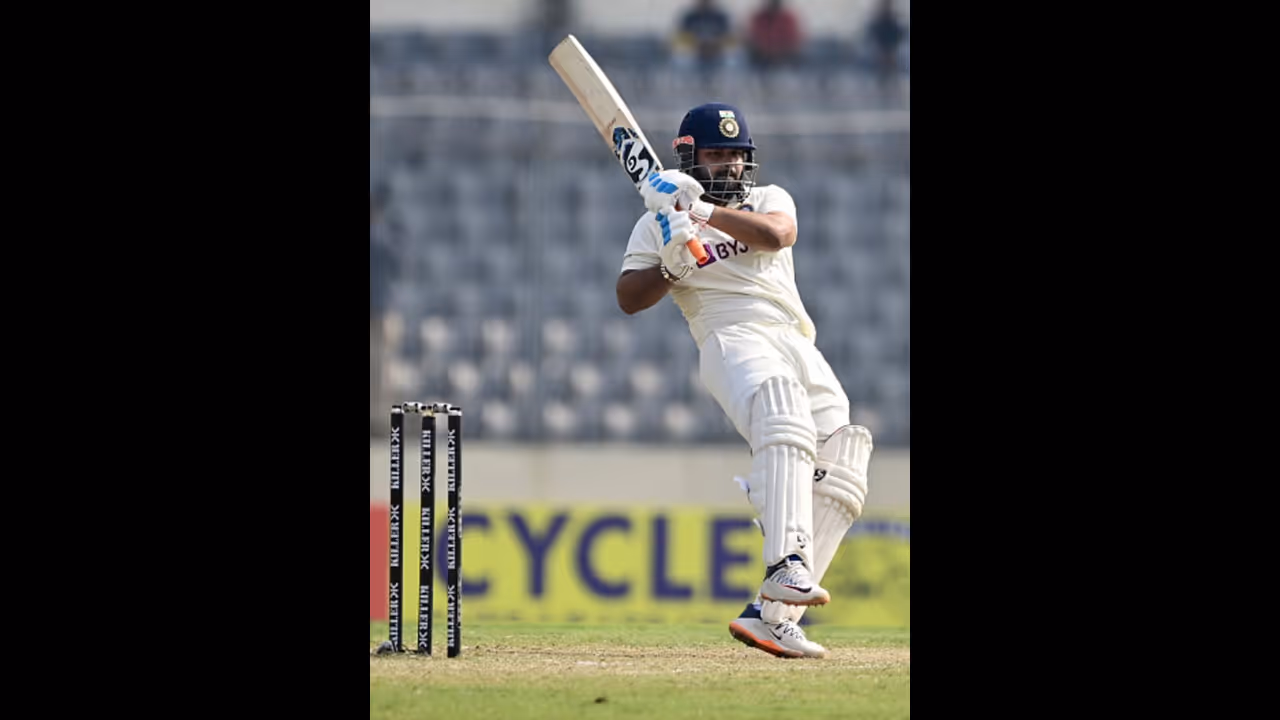 അങ്ങനെ വിട്ടുകൊടുക്കാന് തയ്യാറല്ല, റിഷഭ് പന്ത് അതിവേഗം തിരിച്ചുവരുന്നു; ലക്ഷ്യം ഏകദിന ലോകകപ്പ് അങ്ങനെ വിട്ടുകൊടുക്കാന് തയ്യാറല്ല, റിഷഭ് പന്ത് അതിവേഗം തിരിച്ചുവരുന്നു; ലക്ഷ്യം ഏകദിന ലോകകപ്പ്