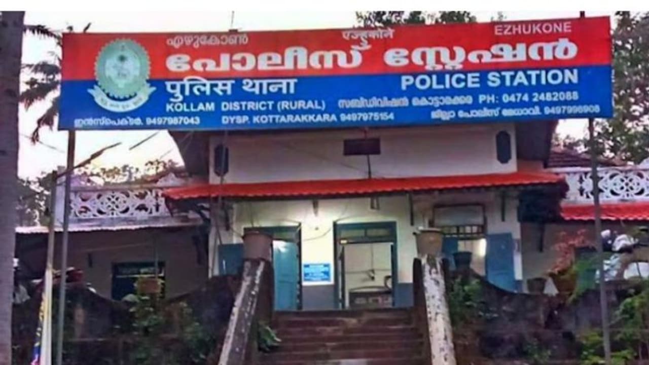 'വേണ്ട രീതിയിൽ കണ്ടാലേ കിട്ടൂ' എന്ന് പൊലീസുകാരൻ; വിജിലൻസിനെ കൊണ്ട് പിടിപ്പിച്ച് യുവാവ്