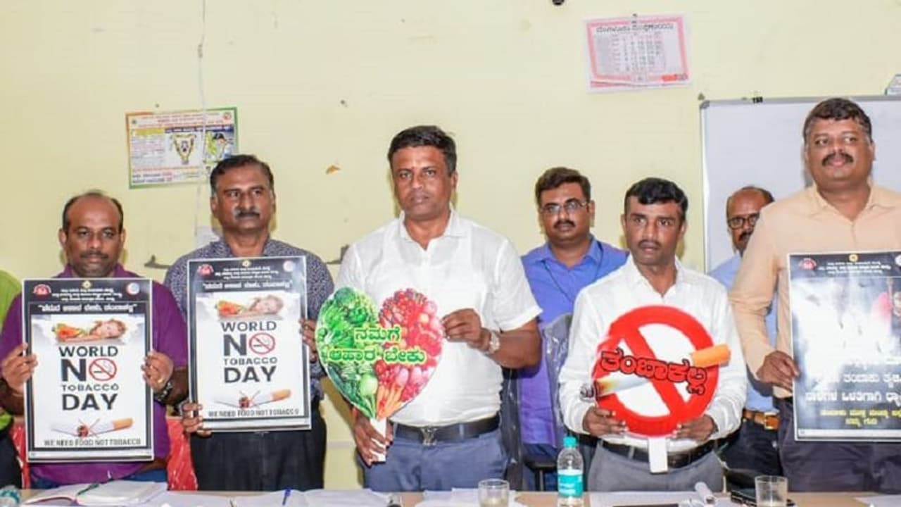 Mandya: ಆಸ್ಪತ್ರೆಗಳನ್ನು ಮೇಲ್ದರ್ಜೆಗೇರಿಸಿ: ಶಾಸಕ ರವಿಕುಮಾರ್ ಗೌಡ Mandya: ಆಸ್ಪತ್ರೆಗಳನ್ನು ಮೇಲ್ದರ್ಜೆಗೇರಿಸಿ: ಶಾಸಕ ರವಿಕುಮಾರ್ ಗೌಡ