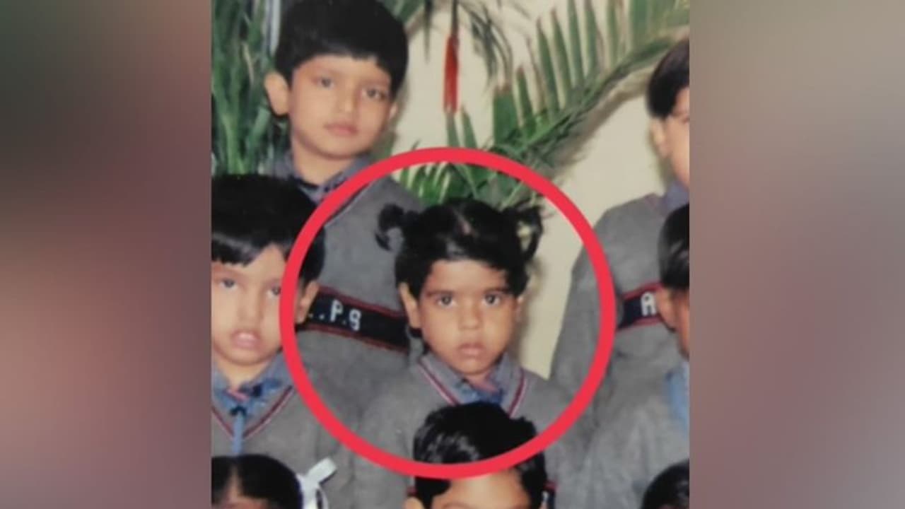 இன்ஸ்டாகிராம் மூலம் எல்கேஜி ப்ரெண்டை 18 வருஷம் கழித்து சந்தித்த பெண்!