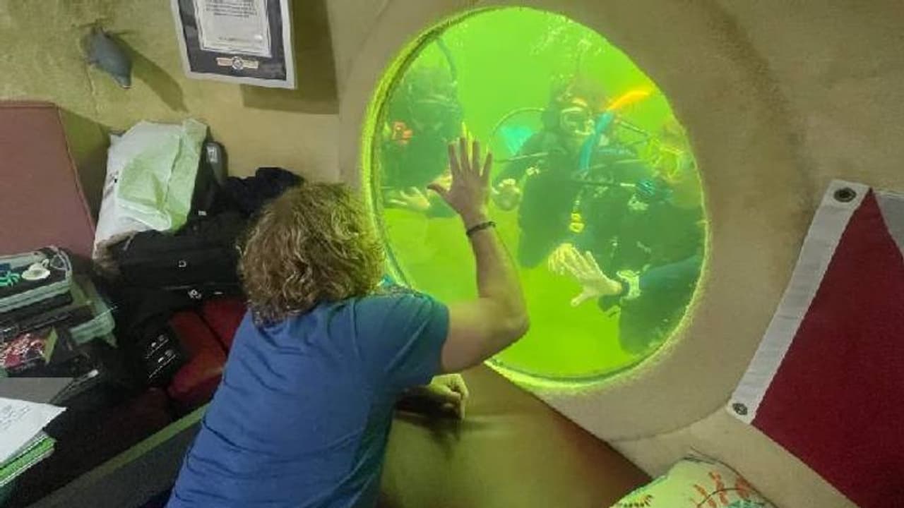 93 ദിവസം വെള്ളത്തിനടിയിൽ കഴിഞ്ഞു; 10 വയസ്സ് കുറഞ്ഞെന്ന വാദവുമായി ശാസ്ത്രജ്ഞൻ 93 ദിവസം വെള്ളത്തിനടിയിൽ കഴിഞ്ഞു; 10 വയസ്സ് കുറഞ്ഞെന്ന വാദവുമായി ശാസ്ത്രജ്ഞൻ