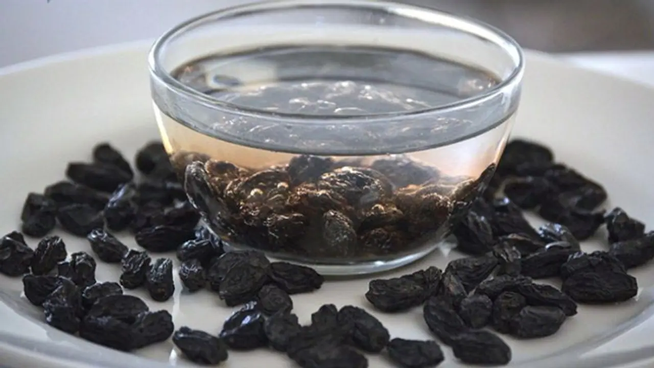 ദിവസവും ഉണക്കമുന്തിരിയിട്ട് തിളപ്പിച്ച വെള്ളം കുടിച്ചാല്... ദിവസവും ഉണക്കമുന്തിരിയിട്ട് തിളപ്പിച്ച വെള്ളം കുടിച്ചാല്...