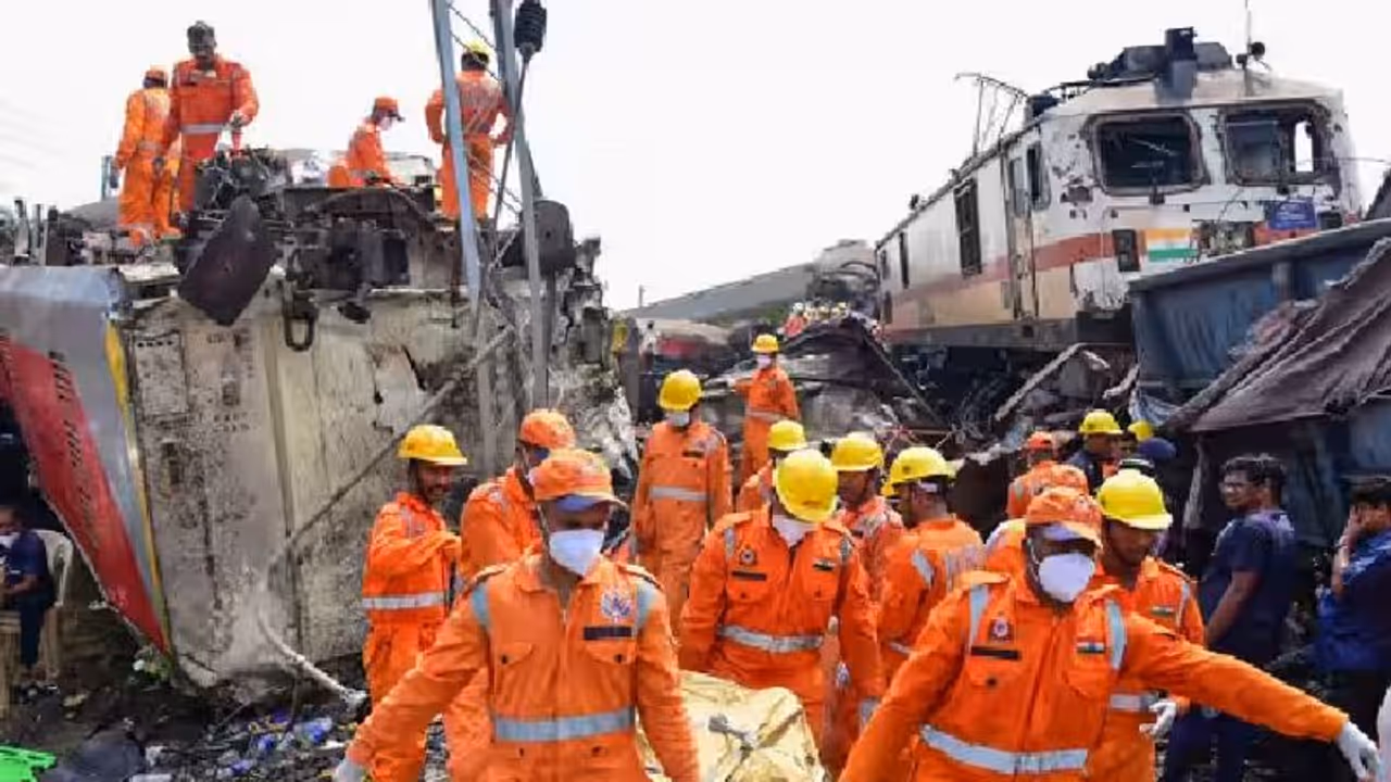 ಅಪ್ಪನೂ, ಅಮ್ಮನೂ ಇಲ್ಲ..ಸತ್ತ ಪೋಷಕರ ಮೃತದೇಹದ ಬಳಿಯಿದ್ದ ಮಗುವೂ ಅಳುತ್ತಾ ಸತ್ತಿತು!