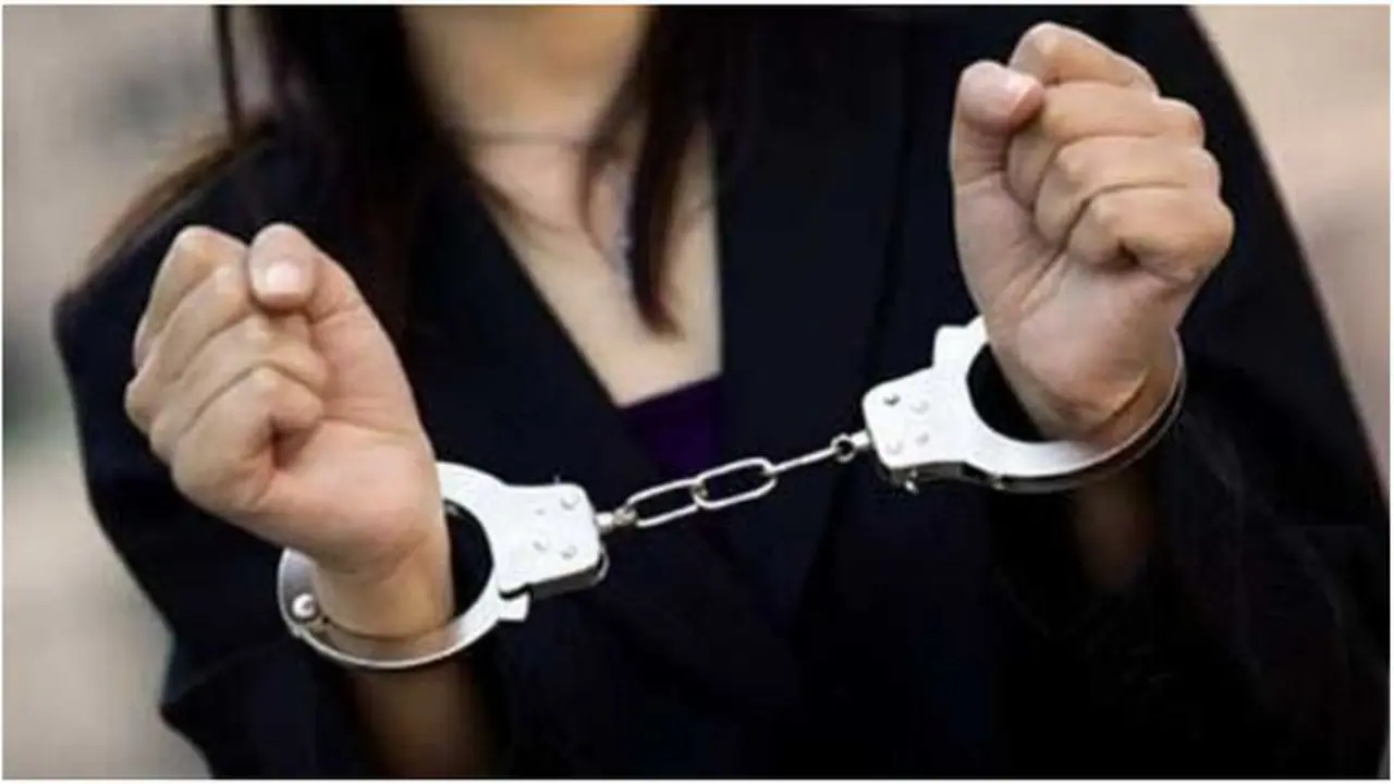 ఉద్దవోలు టీచర్ కృష్ణ హత్య కేసులో నలుగురు అరెస్ట్: ఎస్పీ దీపిక ఉద్దవోలు టీచర్ కృష్ణ హత్య కేసులో నలుగురు అరెస్ట్: ఎస్పీ దీపిక