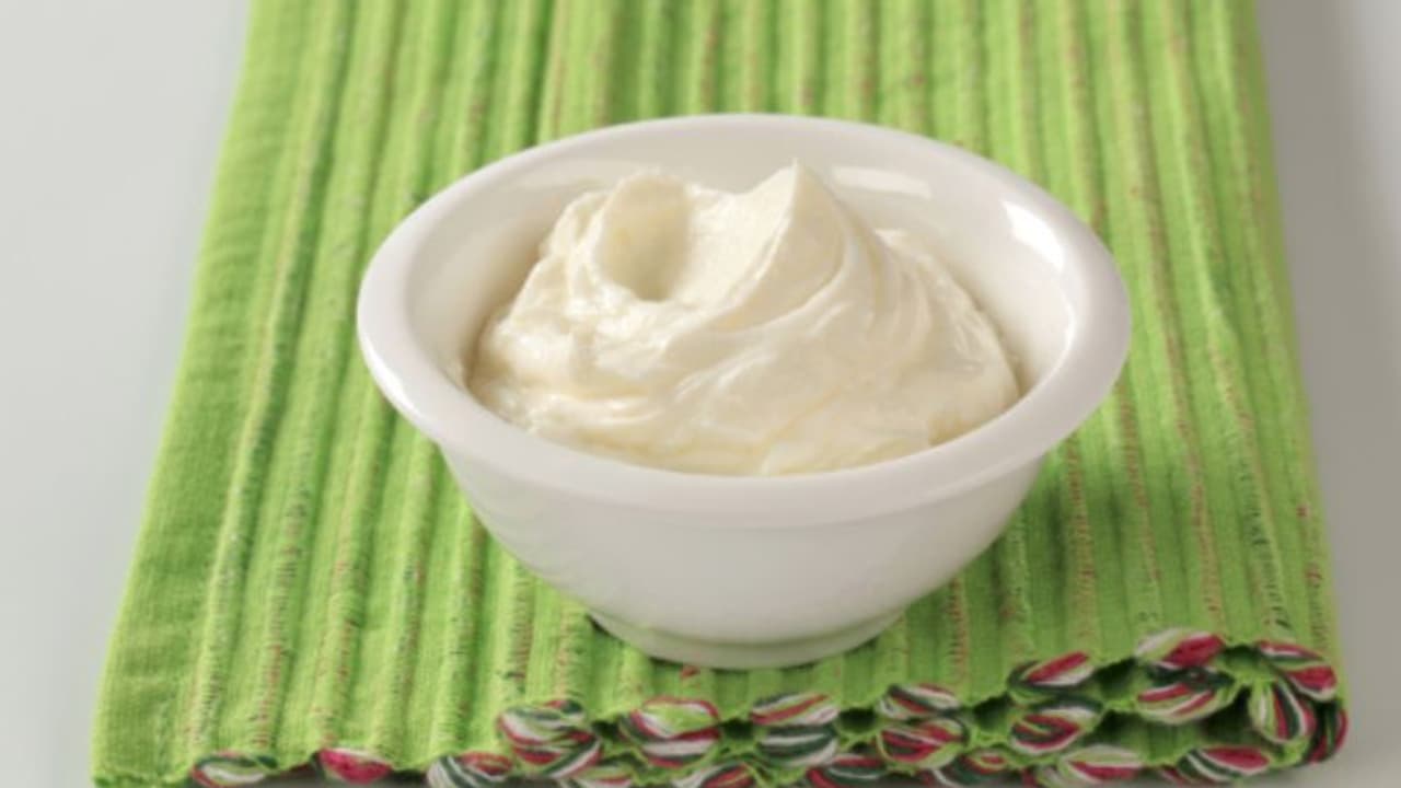 മുഖത്തെ കരുവാളിപ്പും തലമുടി കൊഴിച്ചിലും; തൈര് ഇങ്ങനെ ഉപയോഗിക്കാം... മുഖത്തെ കരുവാളിപ്പും തലമുടി കൊഴിച്ചിലും; തൈര് ഇങ്ങനെ ഉപയോഗിക്കാം...