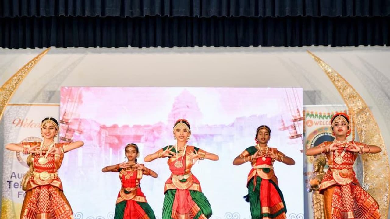 ఆస్ట్రేలియా గడ్డపై ఘనంగా 'తెలంగాణ ఆవిర్భావ వేడుకలు' ఆస్ట్రేలియా గడ్డపై ఘనంగా 'తెలంగాణ ఆవిర్భావ వేడుకలు'