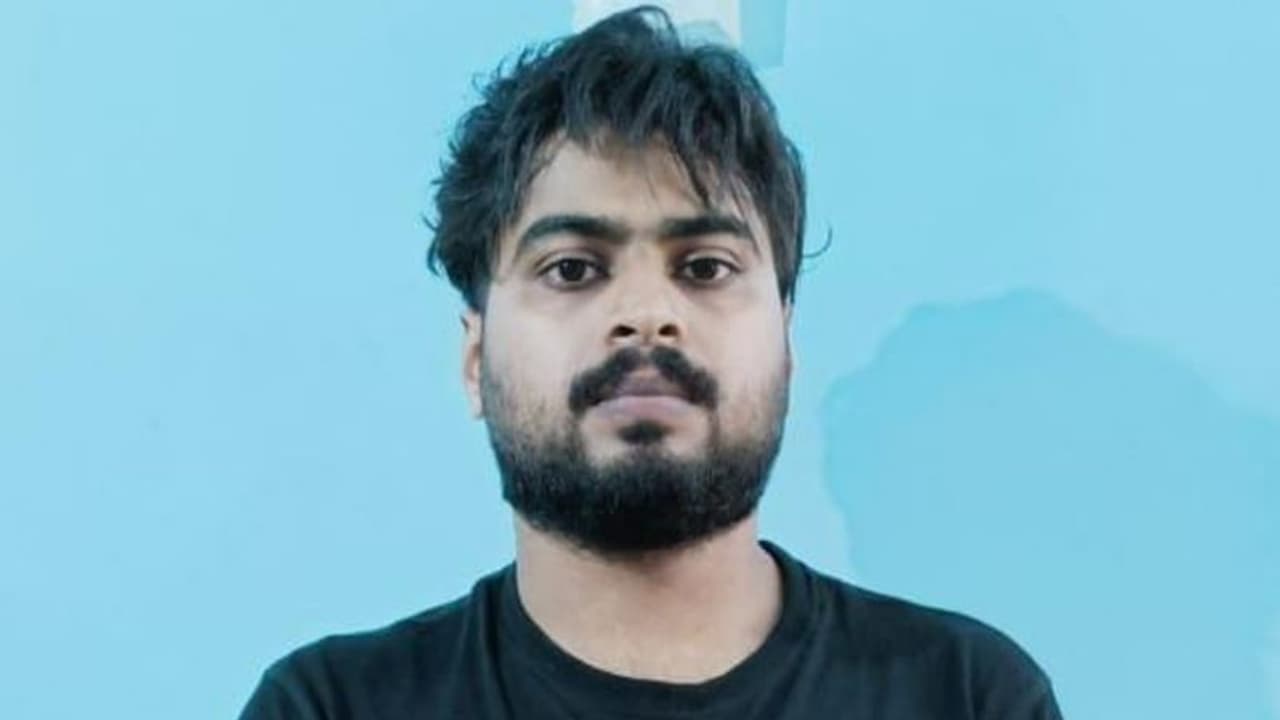 എംഡിഎംഎ തൂക്കി വില്പ്പന; ത്രാസ് സഹിതം യുവാവ് അറസ്റ്റില് എംഡിഎംഎ തൂക്കി വില്പ്പന; ത്രാസ് സഹിതം യുവാവ് അറസ്റ്റില്