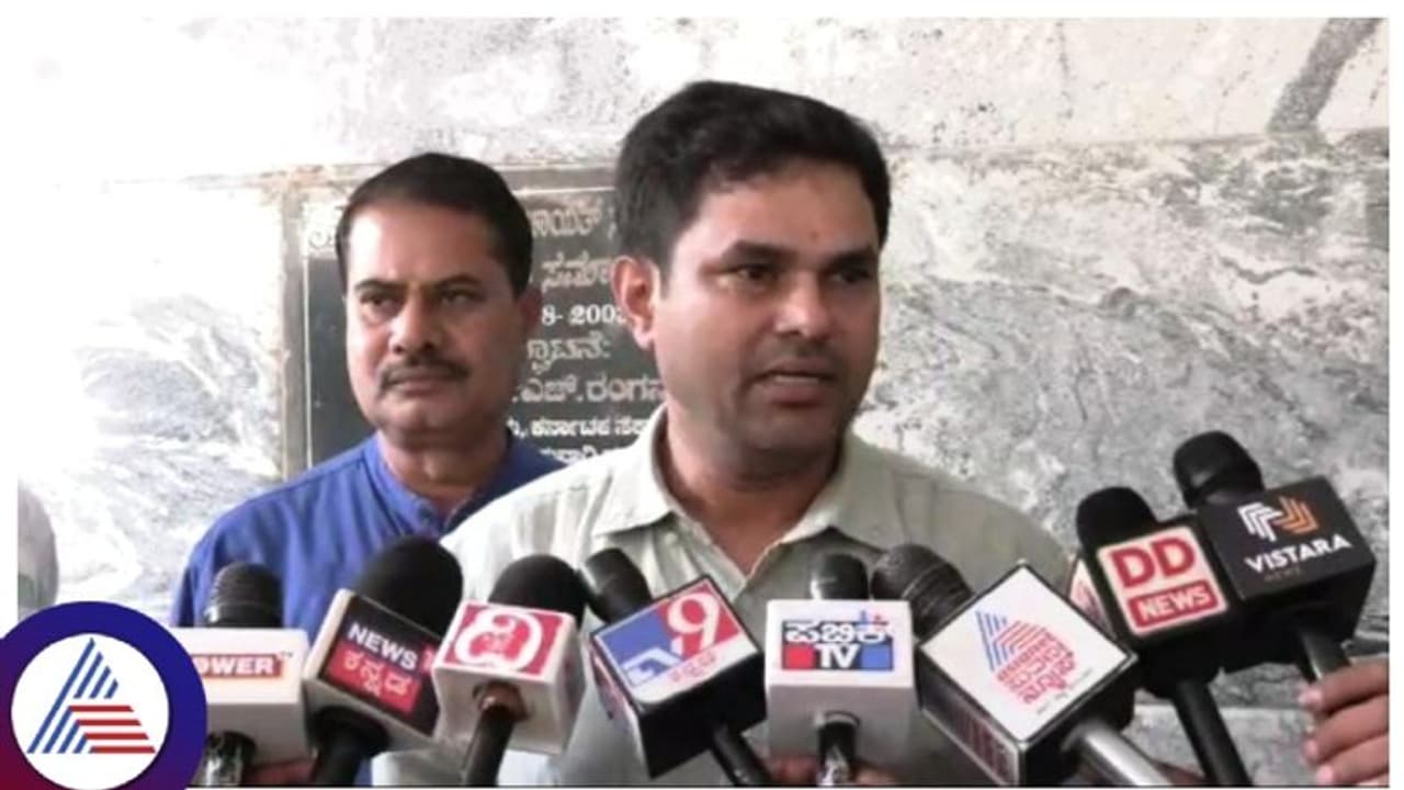 ಅದೆಷ್ಟೂ ಸರ್ಕಾರ ಬಂದು ಹೋದ್ರೂ ನನಸಾಗದ ಮೆಡಿಕಲ್ ಕಾಲೇಜು ಕನಸು, ಬಿಜೆಪಿ ಸರ್ಕಾರದ ಅಸಲಿ ಸತ್ಯ ಬಯಲು! ಅದೆಷ್ಟೂ ಸರ್ಕಾರ ಬಂದು ಹೋದ್ರೂ ನನಸಾಗದ ಮೆಡಿಕಲ್ ಕಾಲೇಜು ಕನಸು, ಬಿಜೆಪಿ ಸರ್ಕಾರದ ಅಸಲಿ ಸತ್ಯ ಬಯಲು!