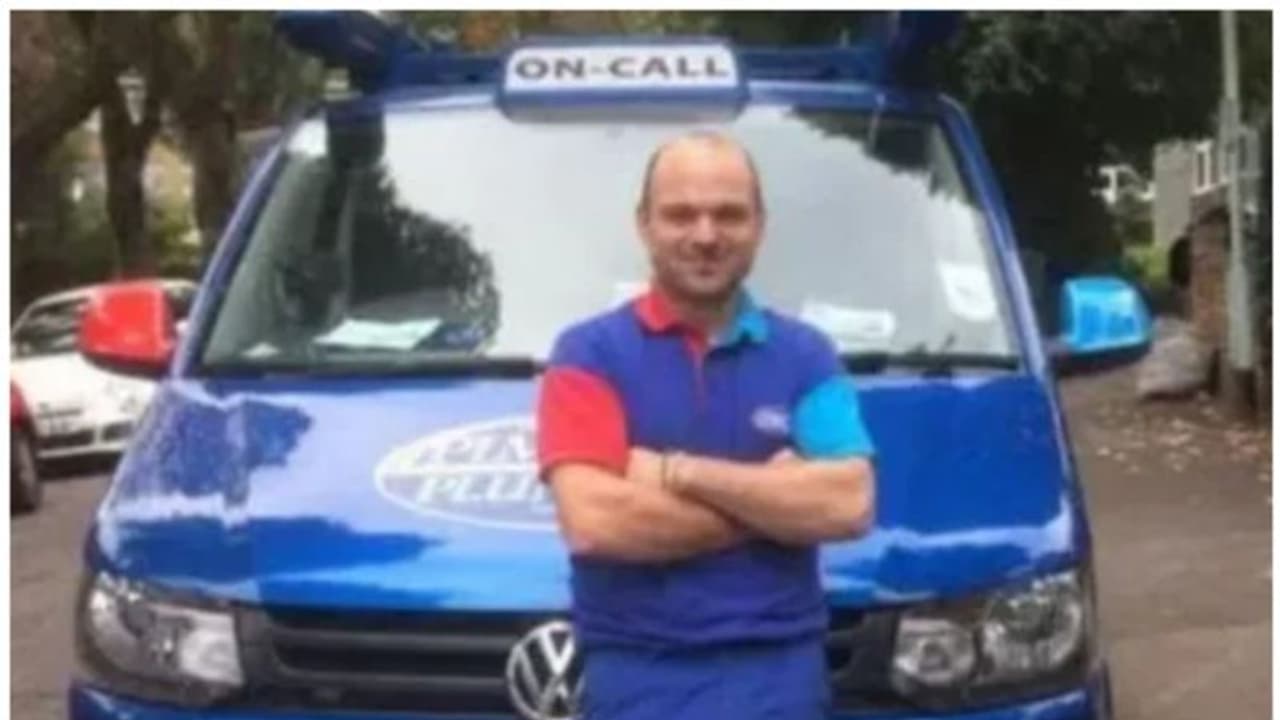 ബിരുദമില്ലെങ്കിലെന്ത് ? യുകെയില് പ്ലംബിംഗ് ജോലിയിലെ വാര്ഷിക വരുമാനം രണ്ട് കോടി രൂപ ! ബിരുദമില്ലെങ്കിലെന്ത് ? യുകെയില് പ്ലംബിംഗ് ജോലിയിലെ വാര്ഷിക വരുമാനം രണ്ട് കോടി രൂപ !