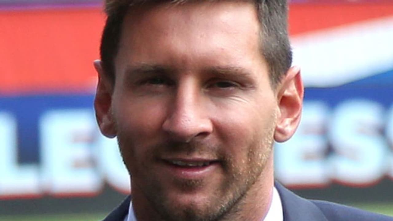 ആരാധകരെ ശാന്തരാകുവിന്; മെസി ബാഴ്സയോട് അടുക്കുന്നു, പ്രഖ്യാപനം ഉടന്? ആരാധകരെ ശാന്തരാകുവിന്; മെസി ബാഴ്സയോട് അടുക്കുന്നു, പ്രഖ്യാപനം ഉടന്?