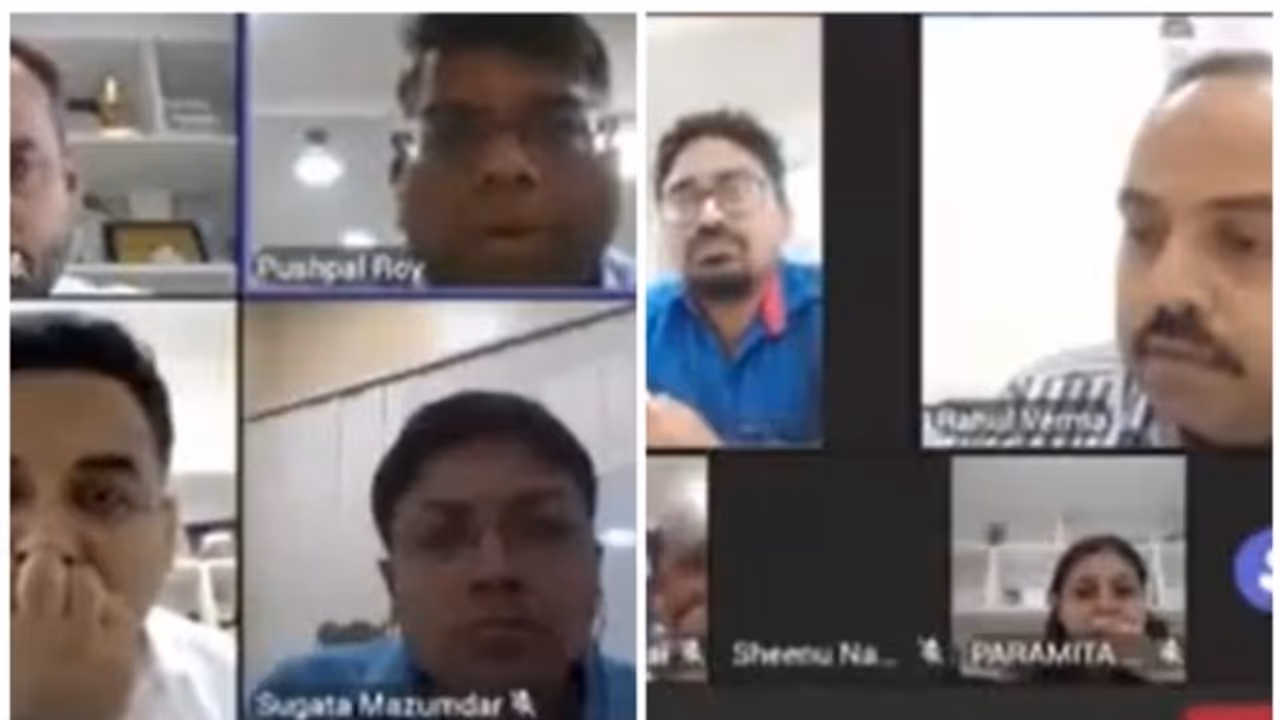 HDFC Bank ఉద్యోగులపై బాస్ ఫైర్.. టార్గెట్లు రీచ్ కాలేదంటూ శివాలు.. వీడియో వైరల్, యాక్షన్ తీసుకున్న బ్యాంక్ HDFC Bank ఉద్యోగులపై బాస్ ఫైర్.. టార్గెట్లు రీచ్ కాలేదంటూ శివాలు.. వీడియో వైరల్, యాక్షన్ తీసుకున్న బ్యాంక్