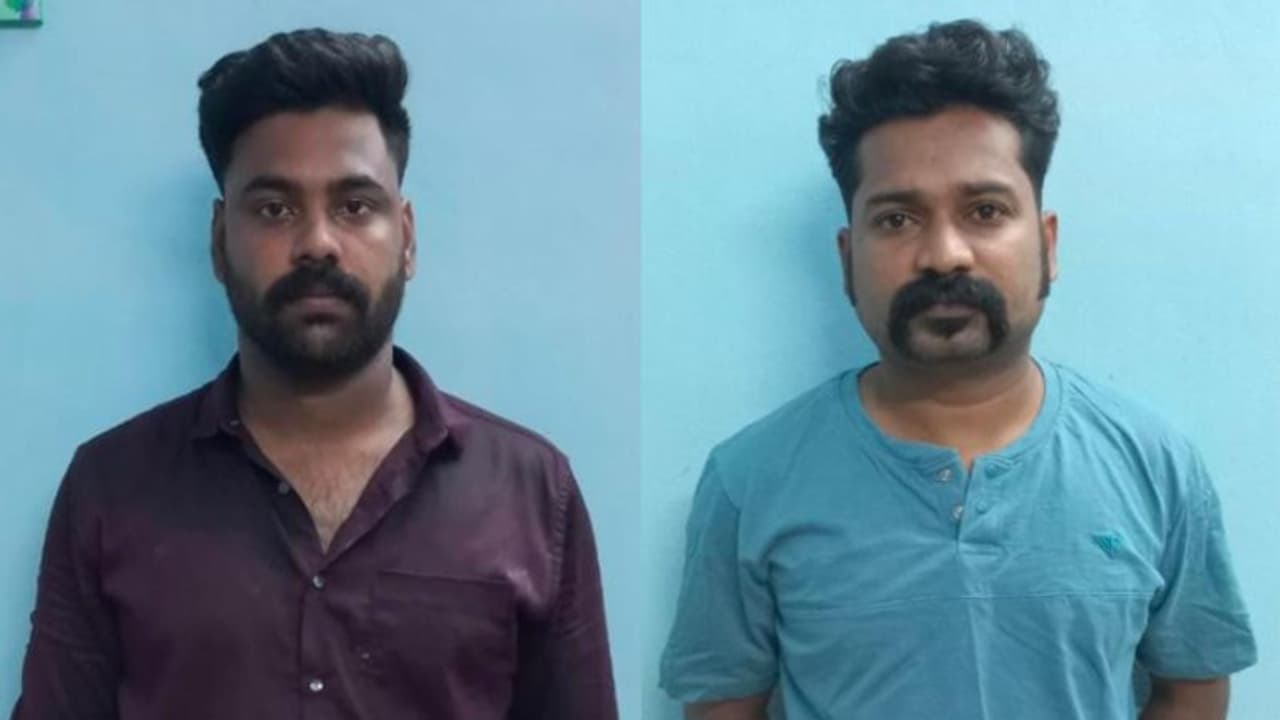 തൃശൂരിൽ എംഡിഎംഎയുമായി രണ്ട് യുവാക്കള് പിടിയില്, പിടിയിലായത് കാപ്പ ചുമത്തി നാടുകടത്തിയവർ തൃശൂരിൽ എംഡിഎംഎയുമായി രണ്ട് യുവാക്കള് പിടിയില്, പിടിയിലായത് കാപ്പ ചുമത്തി നാടുകടത്തിയവർ