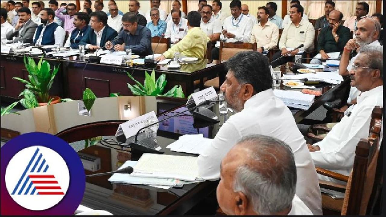 Bengaluru: ಸಭೆಗೆ ಡಿಸಿಎಂ 1 ತಾಸು ತಡ: ಹೊರ ನಡೆದ ಬಿಜೆಪಿ ಶಾಸಕರು Bengaluru: ಸಭೆಗೆ ಡಿಸಿಎಂ 1 ತಾಸು ತಡ: ಹೊರ ನಡೆದ ಬಿಜೆಪಿ ಶಾಸಕರು