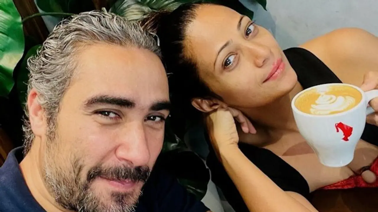 Nawazuddin Siddiqui's ex wife Aaliya drops photo with mystery man; sparks dating rumours Nawazuddin Siddiqui's ex wife Aaliya drops photo with mystery man; sparks dating rumours