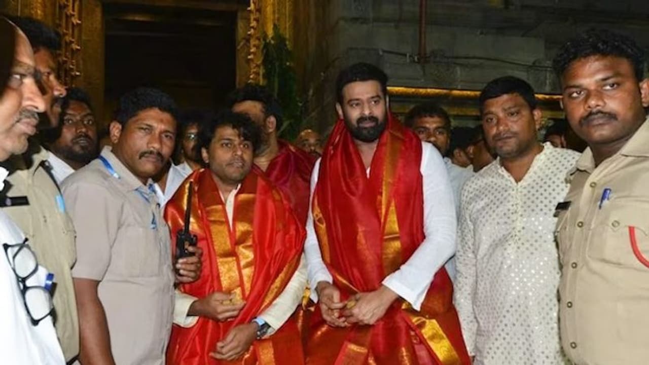 Adipurush: Prabhas visits Lord Venkateswara temple in Tirupati during wee hours; see photos