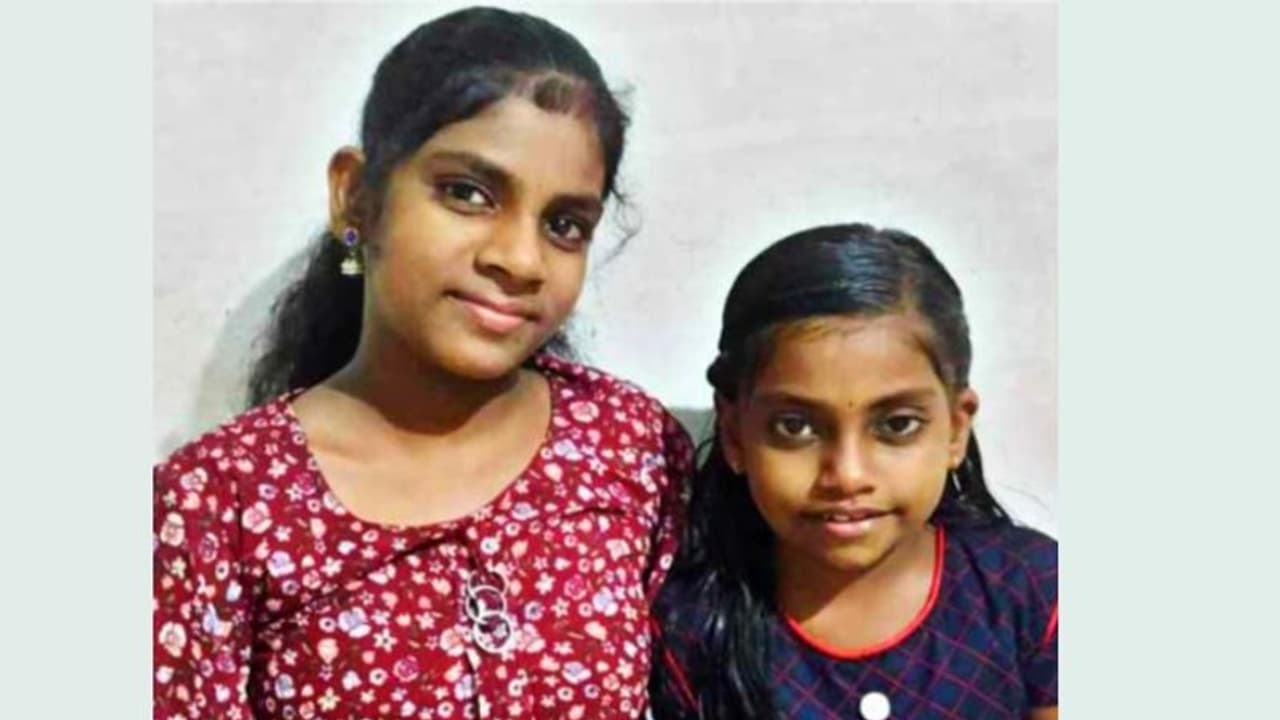 ആത്മികയും ഐഷികയും മദ്രസ ക്ലാസ് കഴിഞ്ഞ് സ്കൂളിലേക്ക് പോകും; കായണ്ണയിലെ പുലരിയിലൊരു 'കേരള സ്റ്റോറി' ആത്മികയും ഐഷികയും മദ്രസ ക്ലാസ് കഴിഞ്ഞ് സ്കൂളിലേക്ക് പോകും; കായണ്ണയിലെ പുലരിയിലൊരു 'കേരള സ്റ്റോറി'