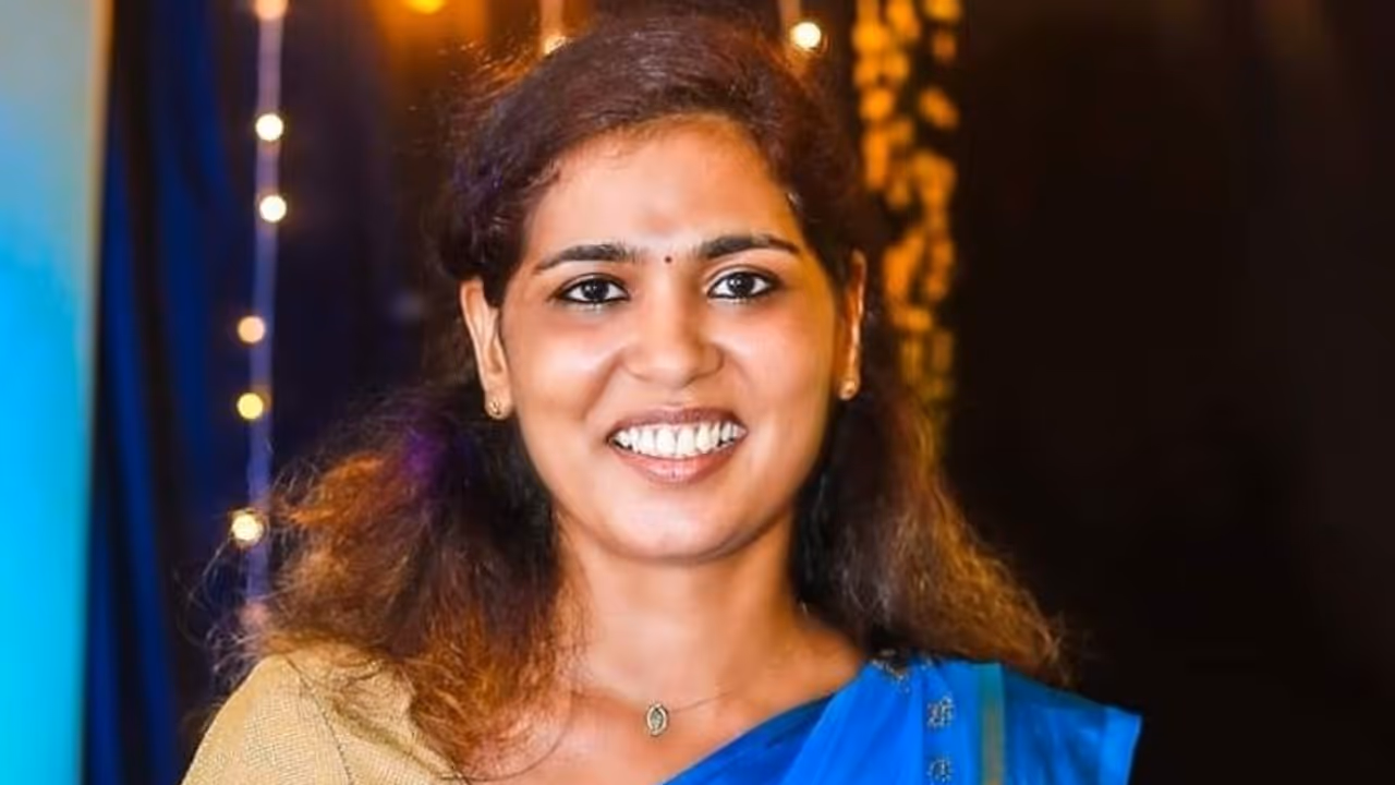 'കപട സദാചാരത്തിന്റെ മൂടുപടം പുതച്ച 'സംരക്ഷകർ'; കോടതി വിധിക്ക് പിന്നാലെ പ്രതികരിച്ച് രഹ്ന ഫാത്തിമ 'കപട സദാചാരത്തിന്റെ മൂടുപടം പുതച്ച 'സംരക്ഷകർ'; കോടതി വിധിക്ക് പിന്നാലെ പ്രതികരിച്ച് രഹ്ന ഫാത്തിമ