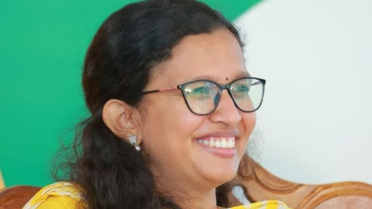 വിദ്യ മുൻപ് ജോലി നേടിയതും മഹാരാജാസ് കോളേജ് വ്യാജരേഖ ഉപയോഗിച്ച്: സ്ഥിരീകരിച്ച് കോളേജ് മേധാവി