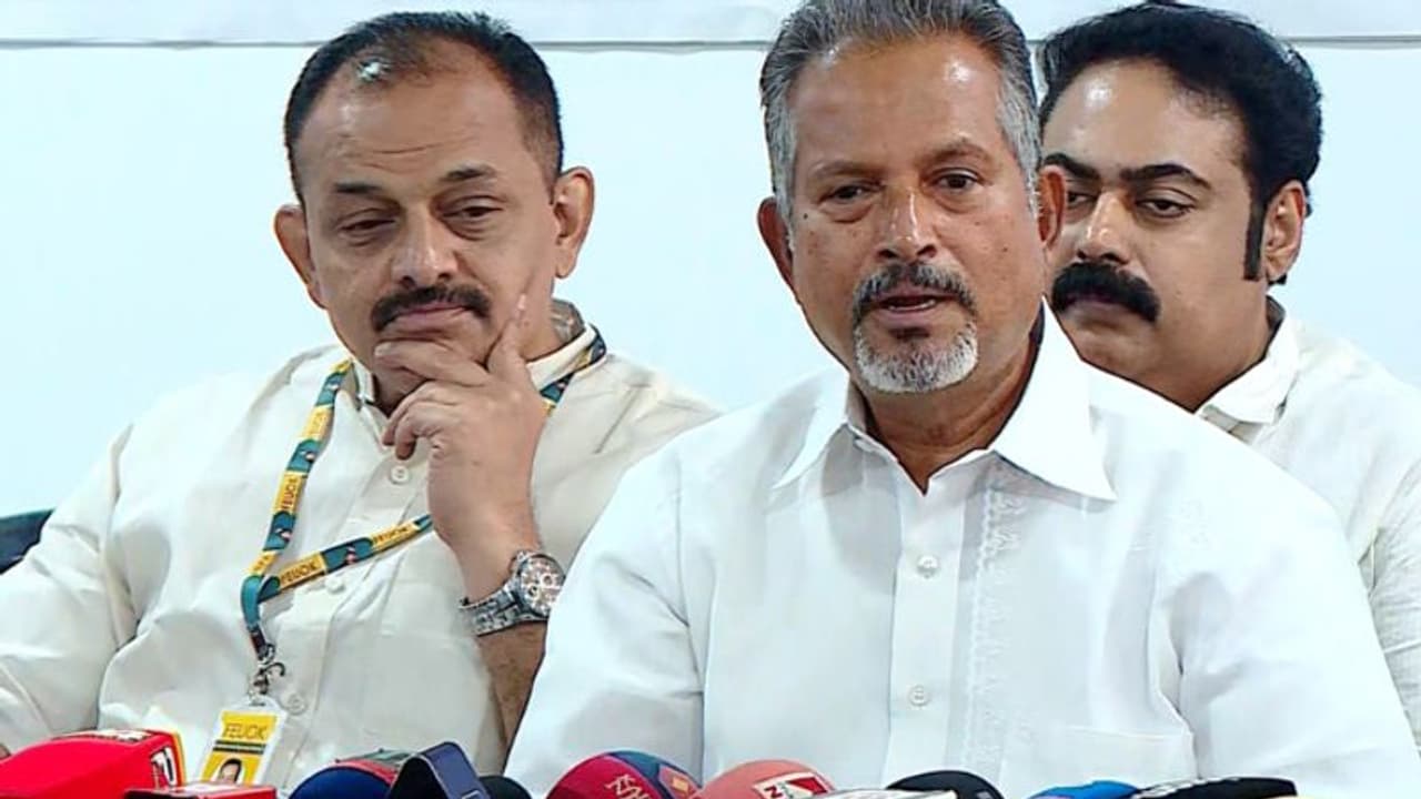 തിയേറ്റർ വ്യവസായത്തെ നശിപ്പിച്ചത് നിർമാതാക്കളായ താരങ്ങളുടെ ആർത്തിയെന്ന് ഫിയോക്ക്