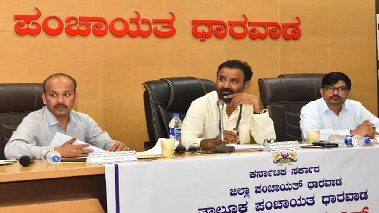 ಧಾರವಾಡ: ಸರಿಯಾದ ಮಾಹಿತಿ ನೀಡಿದ ಅಧಿಕಾರಿಗಳಿಗೆ ಸಚಿವ ಲಾಡ್‌ ಫುಲ್‌ಕ್ಲಾಸ್‌..!