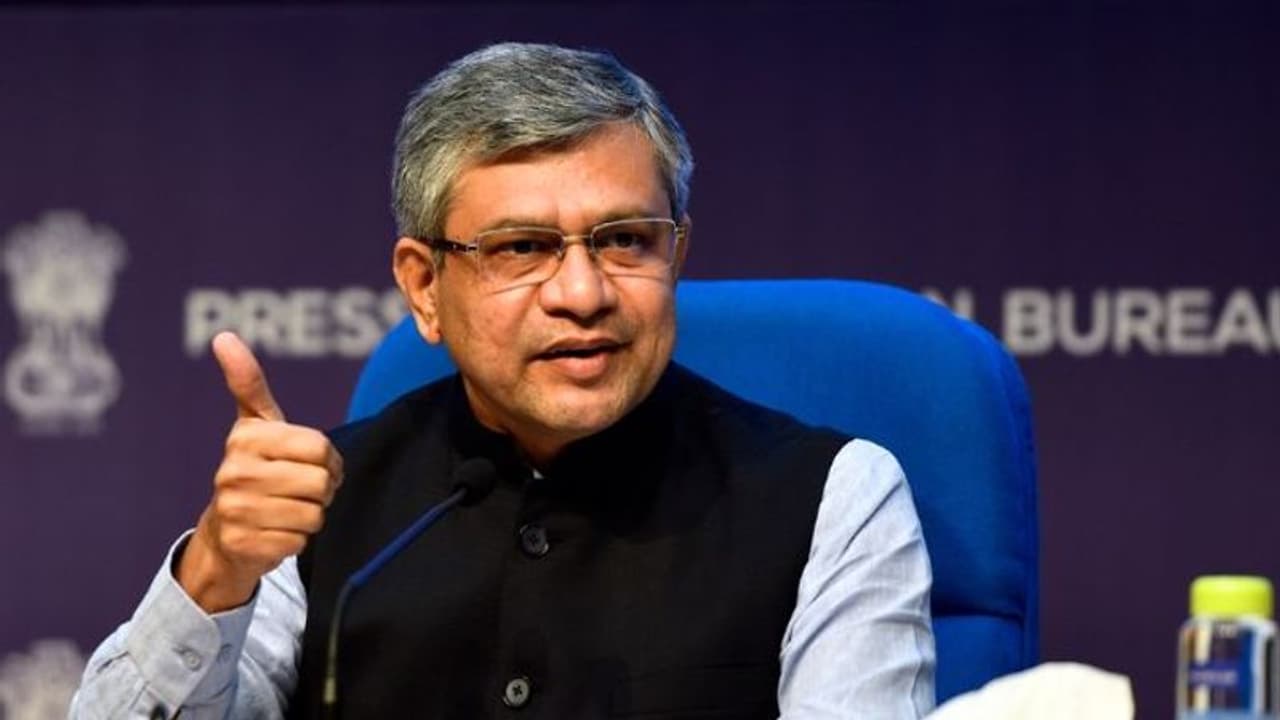 ஓசூர், ஜோலார்பேட்டை இடையே விரைவில் ரயில் பாதை மத்திய அமைச்சர் தகவல்