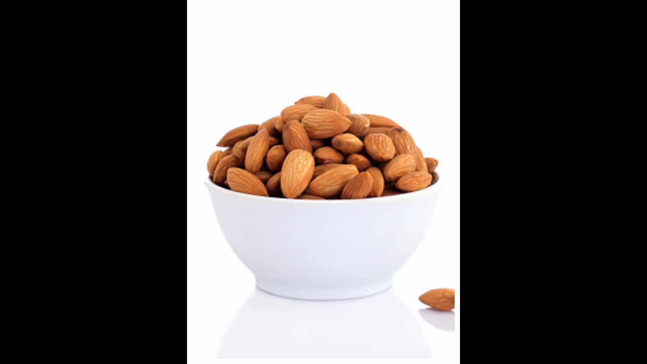 പുരുഷന്മാർ ദിവസവും ഒരു പിടി ബദാം കഴിച്ചാൽ... പുരുഷന്മാർ ദിവസവും ഒരു പിടി ബദാം കഴിച്ചാൽ...