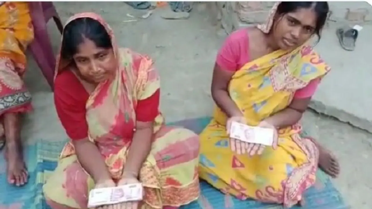 ఒడిశాలో రైలు ప్రమాదం : రూ.2000 నోట్ల విషయంలో బీజేపీ, టీఎంసీ మధ్య మాటల యుద్ధం.. అసలేం జరిగిందంటే ? ఒడిశాలో రైలు ప్రమాదం : రూ.2000 నోట్ల విషయంలో బీజేపీ, టీఎంసీ మధ్య మాటల యుద్ధం.. అసలేం జరిగిందంటే ?