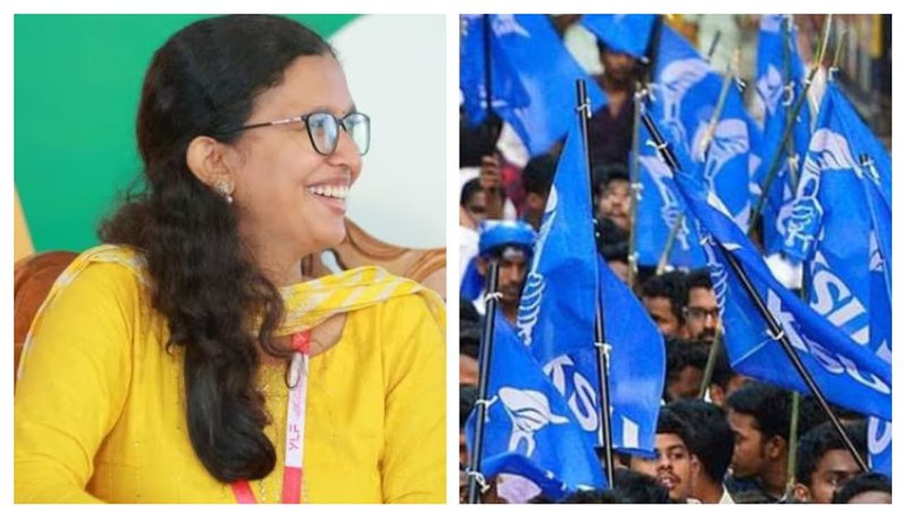 വ്യാജ രേഖ: നടപടി ആവശ്യപ്പെട്ട് കെ എസ് യുവിന്റെ പരാതി; കാസർകോട് കരിന്തളം ഗവ.കോളജിൽ ഇന്ന് അടിയന്തര കൗൺസിൽ വ്യാജ രേഖ: നടപടി ആവശ്യപ്പെട്ട് കെ എസ് യുവിന്റെ പരാതി; കാസർകോട് കരിന്തളം ഗവ.കോളജിൽ ഇന്ന് അടിയന്തര കൗൺസിൽ