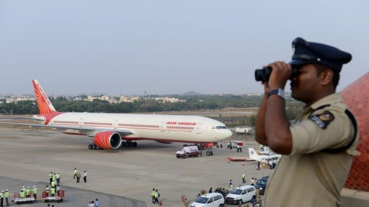 എഞ്ചിന്‍ തകരാര്‍; സാന്‍ഫ്രാന്‍സ്കോയിലേക്ക് പറന്ന നോണ്‍ സ്റ്റോപ്പ് എയര്‍ ഇന്ത്യാ വിമാനം റഷ്യയില്‍ ഇറക്കി