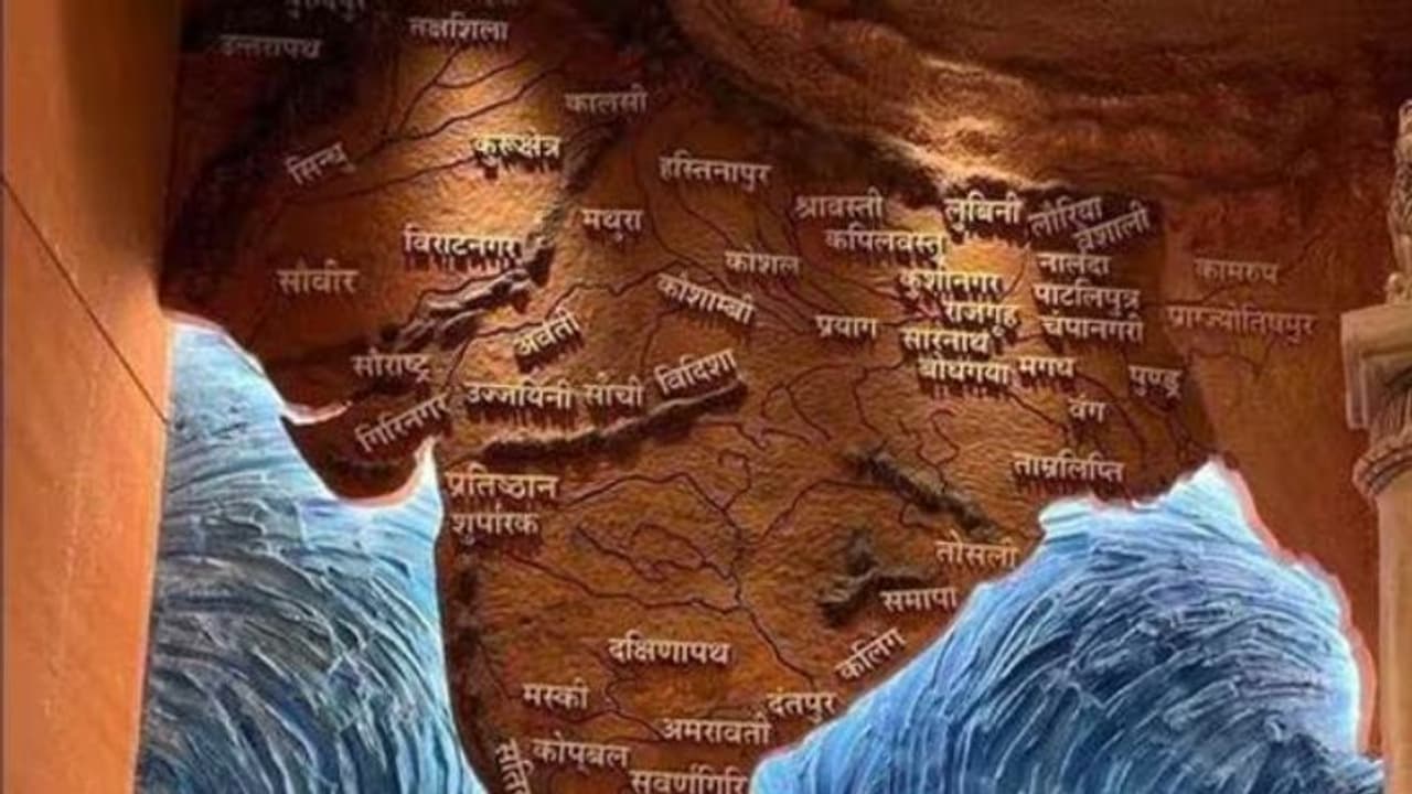 புதிய நாடாளுமன்றத்தில் சர்ச்சைக்குரிய சுவரோவியம்.. சுதாரித்துக் கொண்ட வங்கதேசம் என்ன சொல்கிறது இந்தியா? புதிய நாடாளுமன்றத்தில் சர்ச்சைக்குரிய சுவரோவியம்.. சுதாரித்துக் கொண்ட வங்கதேசம் என்ன சொல்கிறது இந்தியா?