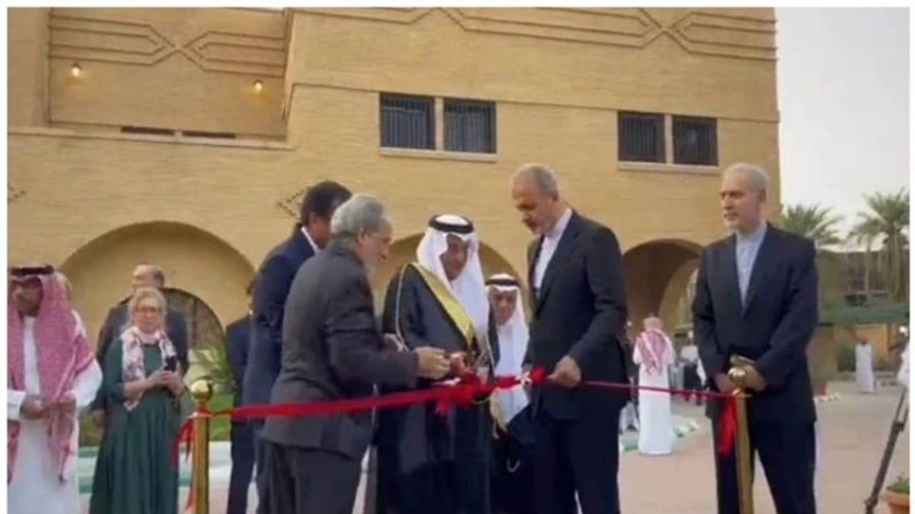 ഏഴ് വർഷത്തിന് ശേഷം റിയാദിലെ ഇറാൻ എംബസി വീണ്ടും പ്രവർത്തന സജ്ജമായി ഏഴ് വർഷത്തിന് ശേഷം റിയാദിലെ ഇറാൻ എംബസി വീണ്ടും പ്രവർത്തന സജ്ജമായി